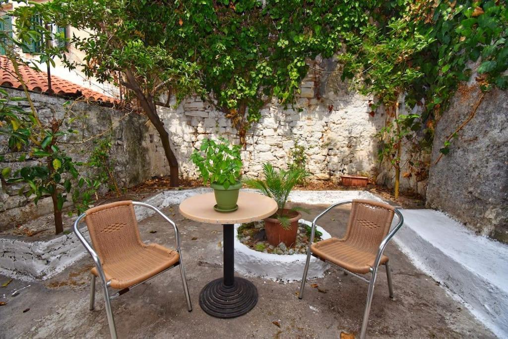 Traditional House With Ivy Garden Corfu  Buitenkant foto